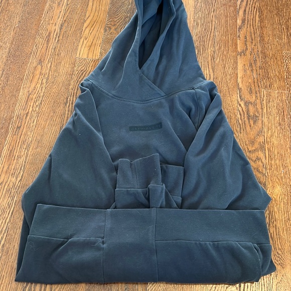 Alphalete Tops - Alphalete hoodie